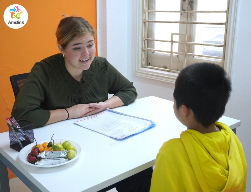 Hoạt động test cùng giáo viên bản ngữ tại Amslink Láng Hạ thu hút nhiều học sinh tham gia